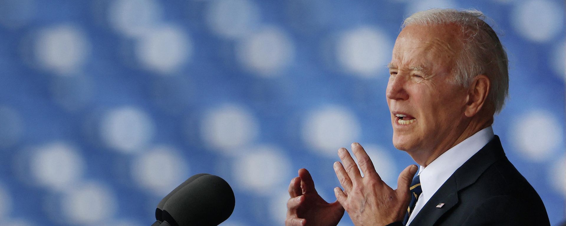 U.S. President Joe Biden delivers the commencement address during the graduation and commissioning ceremony at the U.S. Naval Academy Memorial Stadium on May 27, 2022 in Annapolis, Maryland. U.S. President Joe Biden delivers the commencement address during the graduation and commissioning ceremony at the U.S. Naval Academy Memorial Stadium on May 27, 2022 in Annapolis, Maryland. - Sputnik International, 1920, 03.06.2022