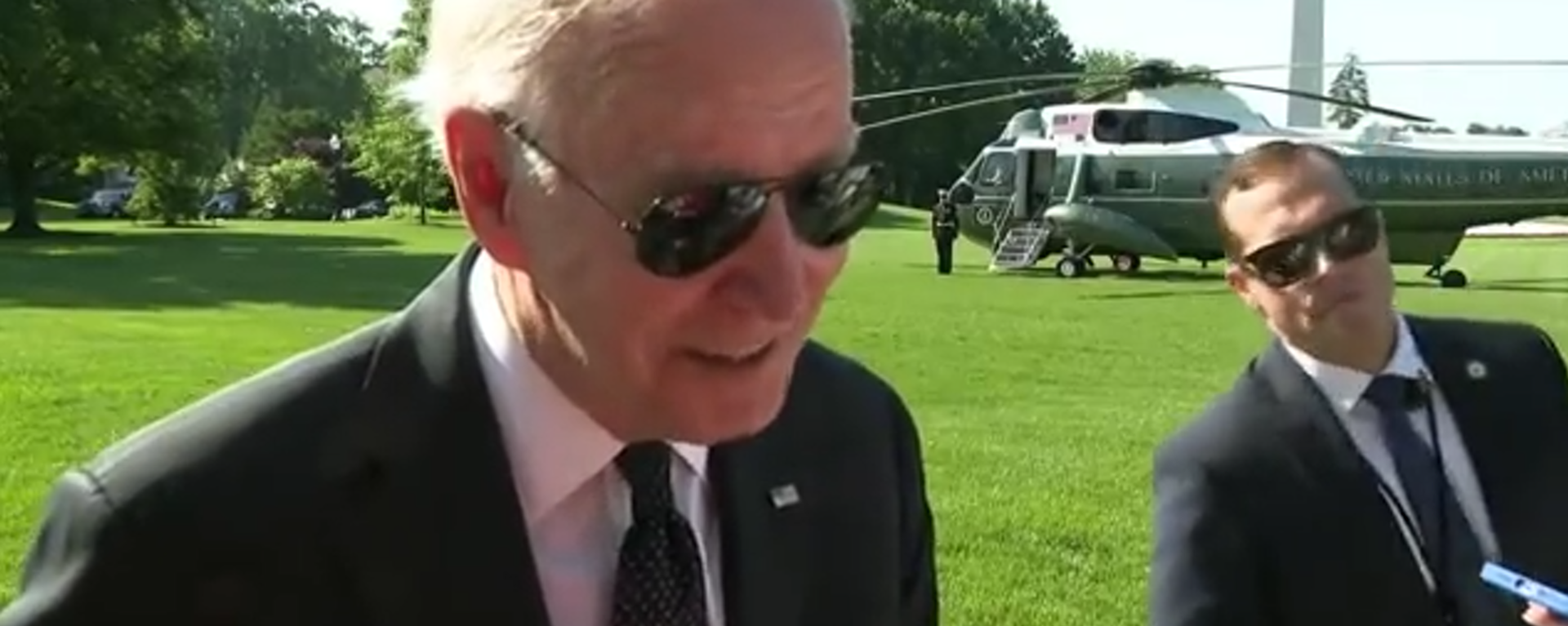 Telling reporters it’s up to Congress to outlaw assault weapons and strengthen background checks for gun sales, President Biden said, “I can’t dictate this stuff.” - Sputnik International, 1920, 11.07.2022