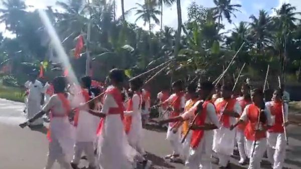 As many as 200 persons are reportedly booked in connection with a Durga Vahini (women’s wing of VHP) rally organised in Kerala’s Thiruvananthapuram on 22 May - Sputnik International
