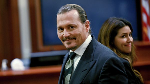 Actor Johnny Depp, left, and his attorney Camille Vasquez appear in the courtroom at the Fairfax County Circuit Court in Fairfax, Va., Tuesday, April 26, 2022 - Sputnik International