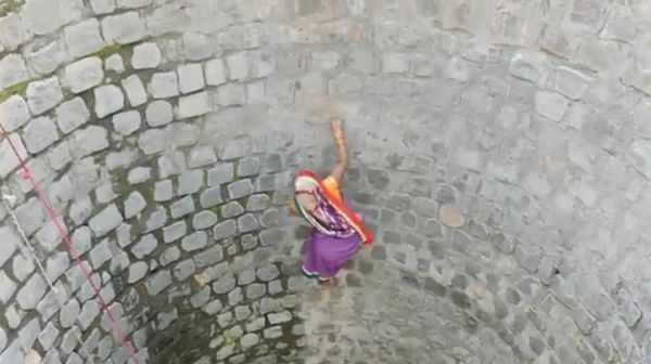 Climbing woman - Sputnik International