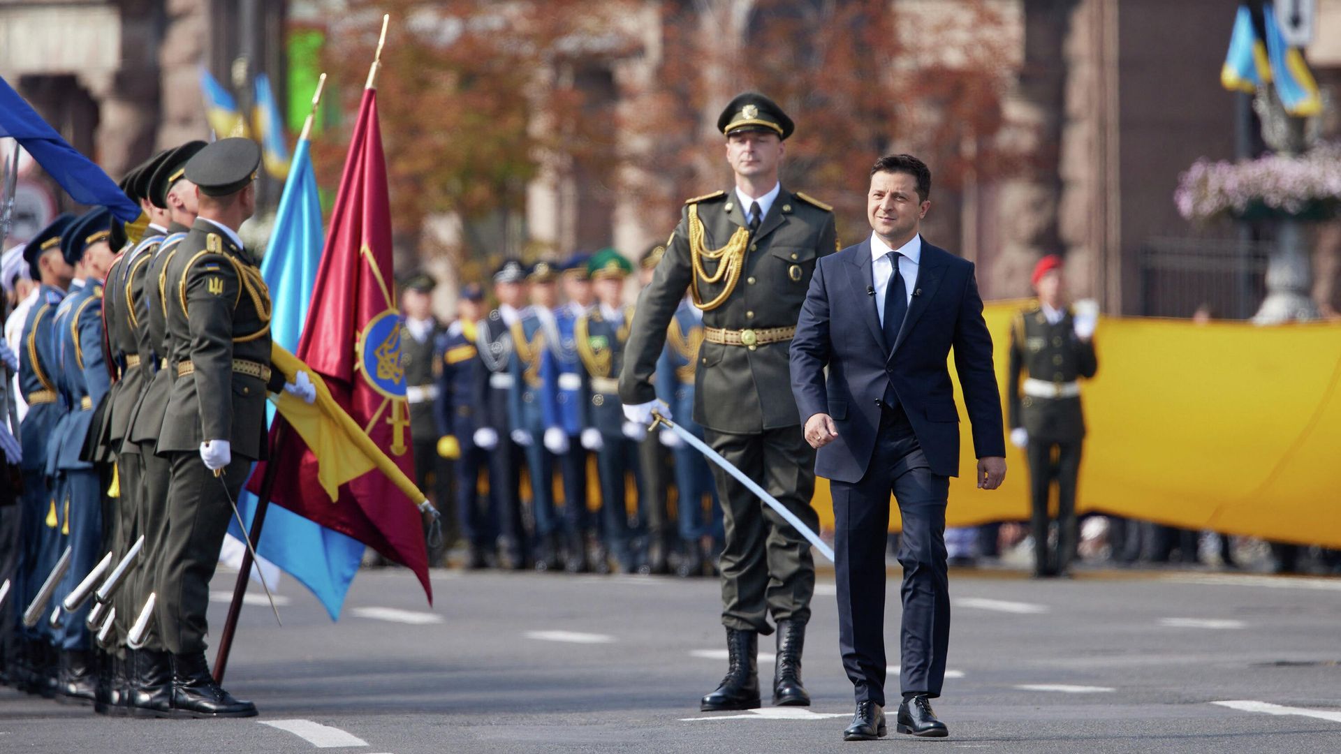 This handout picture released by the Ukrainian Presidential Press Service on August 24, 2021, shows Ukrainian President Volodymyr Zelensky walking to attend the Independence Day military parade in Kiev This handout picture released by the Ukrainian Presidential Press Service on August 24, 2021, shows Ukrainian President Volodymyr Zelensky walking to attend the Independence Day military parade in Kiev - Sputnik International, 1920, 03.06.2022