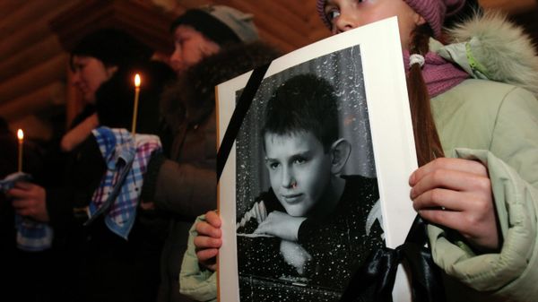 Панихида по 12-летнему Н.Русову, погибшему в результате обстрела Донецка украинскими силовиками - Sputnik International