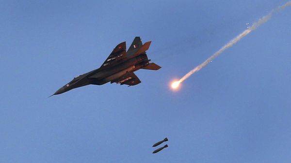 An Indian Air Force (IAF) MIG 29 releases bombs during an air exercise named 'Vayu Shakti-2019', or air power, at Pokhran, in the western Indian state of Rajasthan, Saturday, Feb. 16, 2019 - Sputnik International