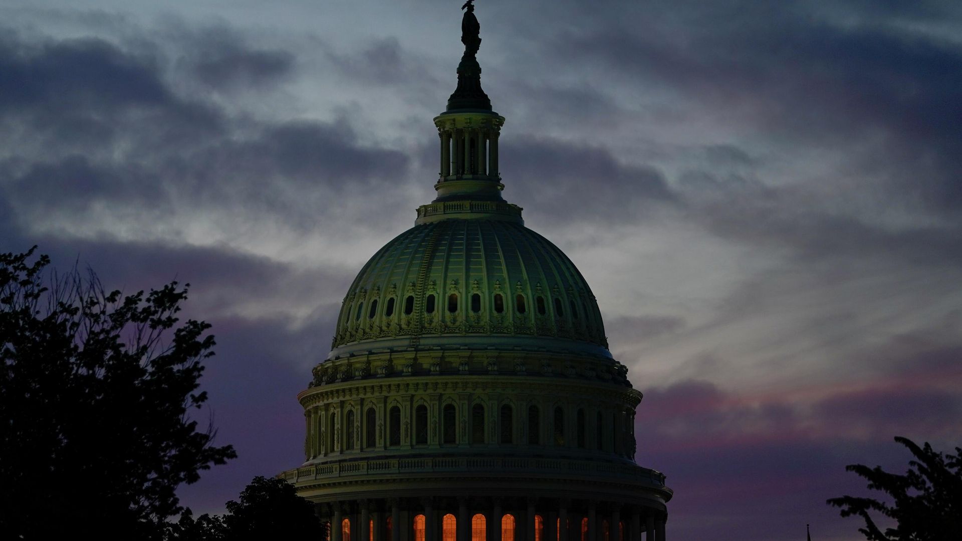 The sun sets behind the U.S. Capitol Thursday, June 9, 2022, in Washington, as the House select committee holds its first public hearing in its investigation of the Jan. 6 attack on the U.S. Capitol.. The sun sets behind the U.S. Capitol Thursday, June 9, 2022, in Washington, as the House select committee holds its first public hearing in its investigation of the Jan. 6 attack on the U.S. Capitol.. - Sputnik International, 1920, 18.06.2022