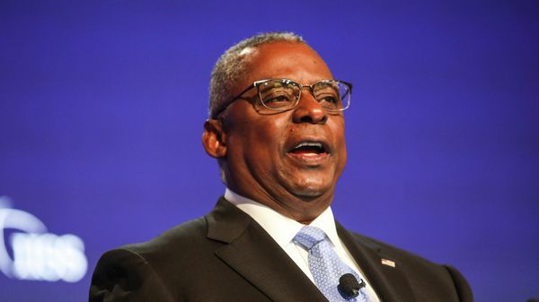 U.S. Defense Secretary Lloyd Austin speaks during a plenary session at the 19th International Institute for Strategic Studies (IISS) Shangri-la Dialogue, Asia's annual defense and security forum, in Singapore, Saturday, June 11, 2022. - Sputnik International