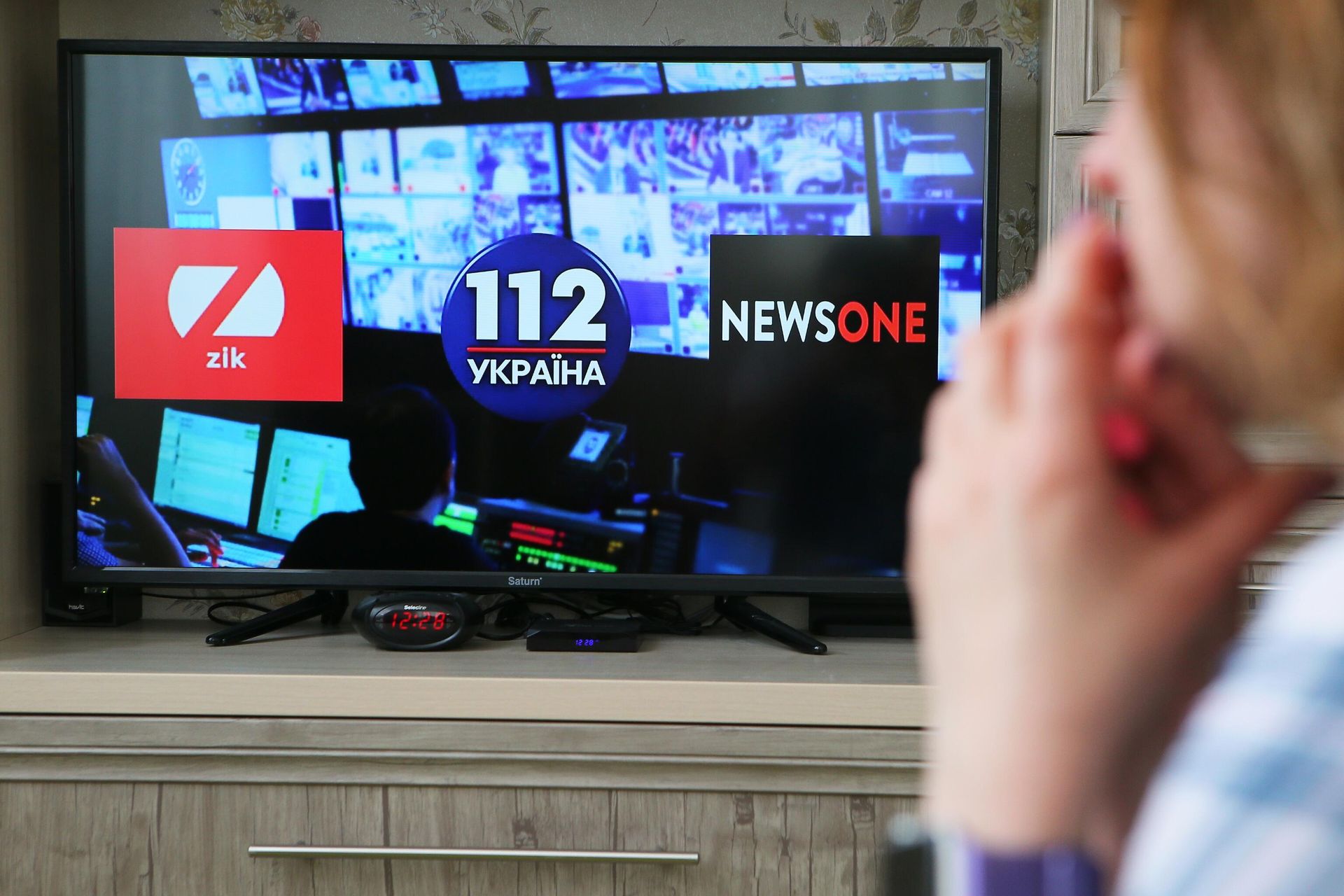Logos of Ukrainian opposition television channels ZIK, 112 Ukraina and NewsOne shown on television after being taken off the air in 2021 for their activities. - Sputnik International, 1920, 12.06.2022
