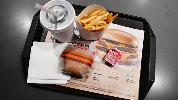 A ready order is seen at a joint of the newly opened fast food restaurant chain on Bolshaya Bronnaya Street in Moscow, Russia. The new chain of restaurants based on McDonald's is going to be called Vkusno i tochka (Delicious and that's it!). - Sputnik International