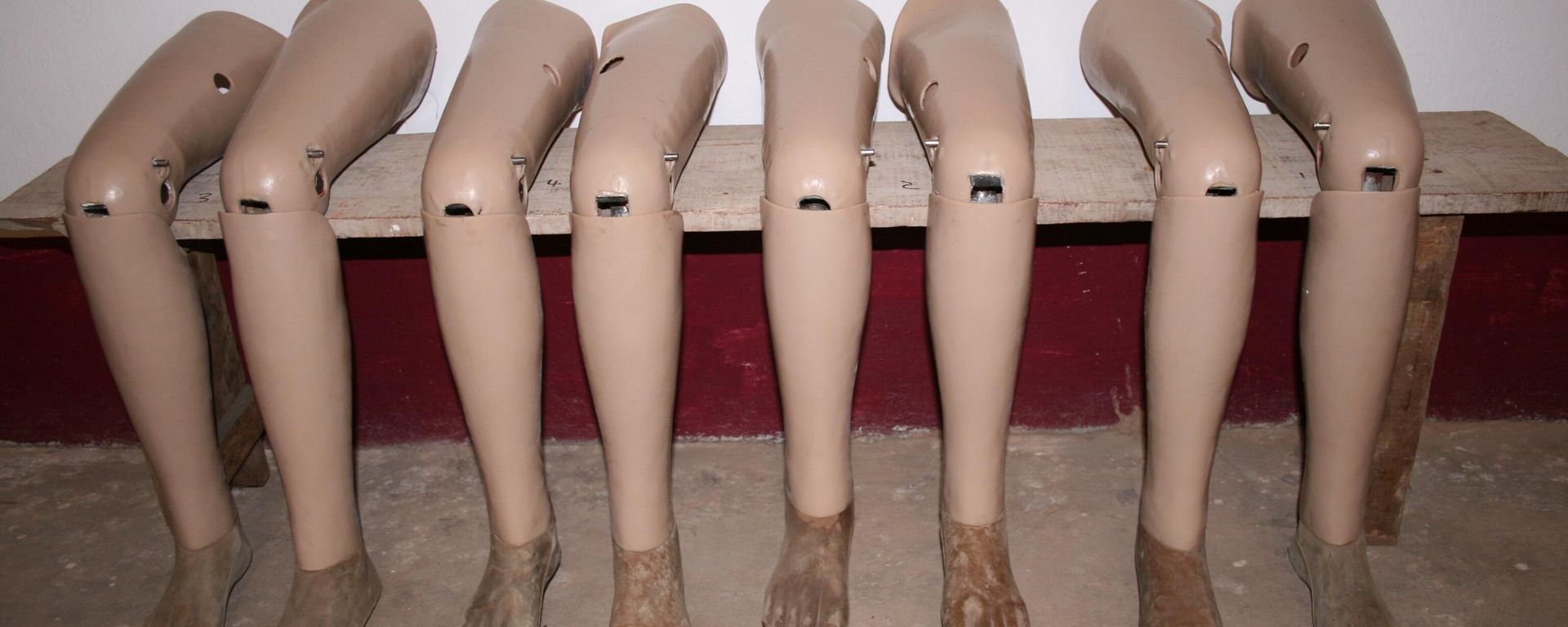 Prosthetic legs lined up for collection in Vientiane, Laos Prosthetic legs lined up for collection in Vientiane, Laos - Sputnik International, 1920, 05.09.2023