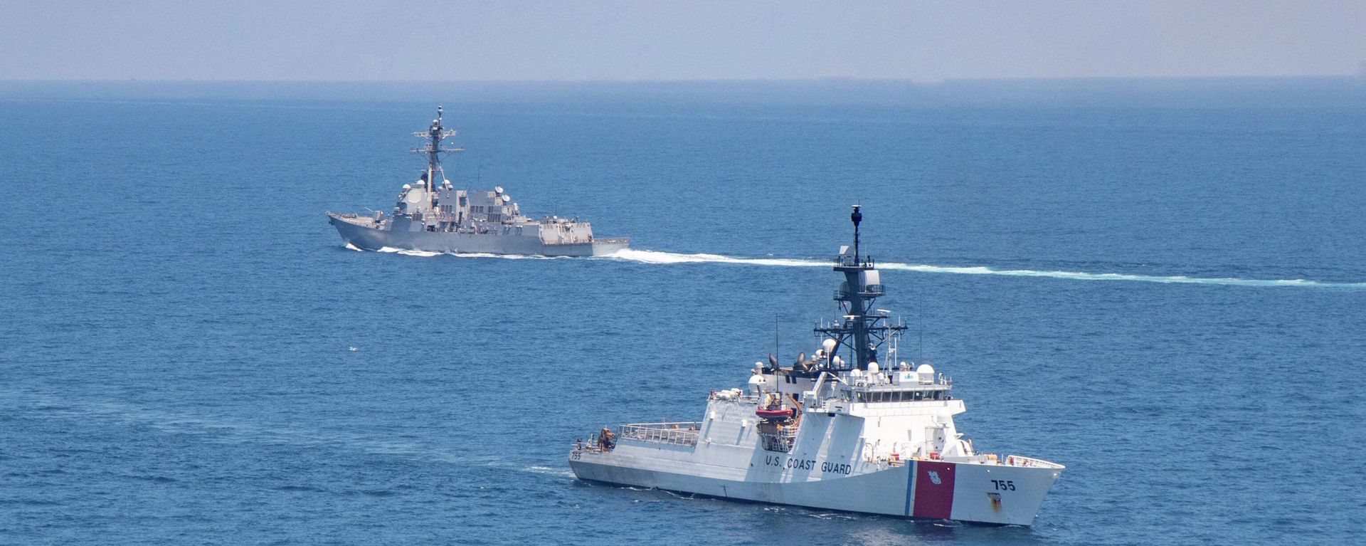FILE - In this Aug. 27, 2021, file photo provided by U.S. Coast Guard, Legend-class U.S. Coast Guard National Security Cutter Munro (WMSL 755) transits the Taiwan Strait during a routine transit with Arleigh Burke class guided-missile destroyer USS Kidd (DDG 100) FILE - In this Aug. 27, 2021, file photo provided by U.S. Coast Guard, Legend-class U.S. Coast Guard National Security Cutter Munro (WMSL 755) transits the Taiwan Strait during a routine transit with Arleigh Burke class guided-missile destroyer USS Kidd (DDG 100) - Sputnik International, 1920, 12.08.2022