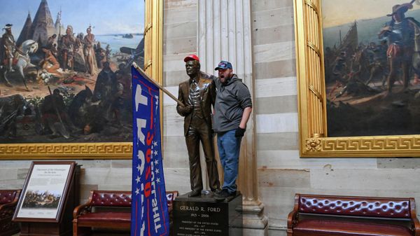 Supporters of US President Donald Trump enter the US Capitol's Rotunda on January 6, 2021, in Washington, DC - Sputnik International