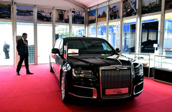 A picture shows a Russian Aurus Senat armoured car on display during the St. Petersburg International Economic Forum, at the ExpoForum convention and exhibition centre. - Sputnik International