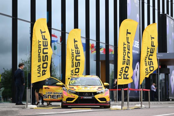 Racing Car of Lada Sport Rosneft, presented at the St. Petersburg International Economic Forum. - Sputnik International