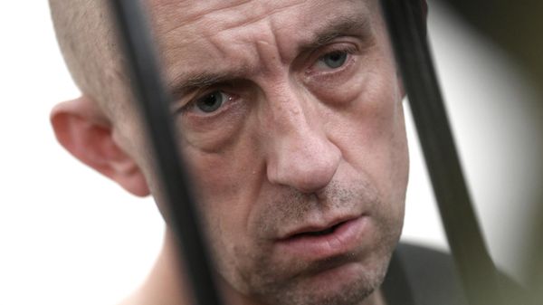 British citizen Shaun Pinner, surrounded by Russian forces after he went to fight in Ukraine and accused of being a foreign mercenaries, sits inside a defendants' cage as he attends a court hearing in Donetsk, Donetsk People's Republic British citizen Shaun Pinner, surrounded by Russian forces after he went to fight in Ukraine and accused of being a foreign mercenaries, sits inside a defendants' cage as he attends a court hearing in Donetsk, Donetsk People's Republic - Sputnik International