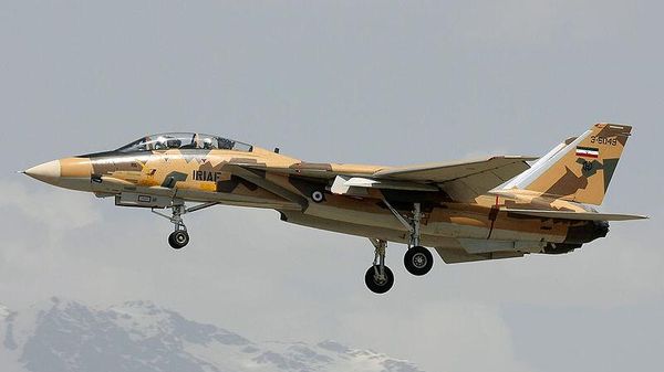 Iranian AF F-14 Tomcat landing at Mehrabad Iranian AF F-14 Tomcat landing at Mehrabad - Sputnik International