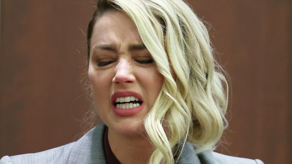 Actor Amber Heard testifies in the courtroom in the Fairfax County Circuit Courthouse in Fairfax, Va., Thursday, May 26, 2022.  - Sputnik International