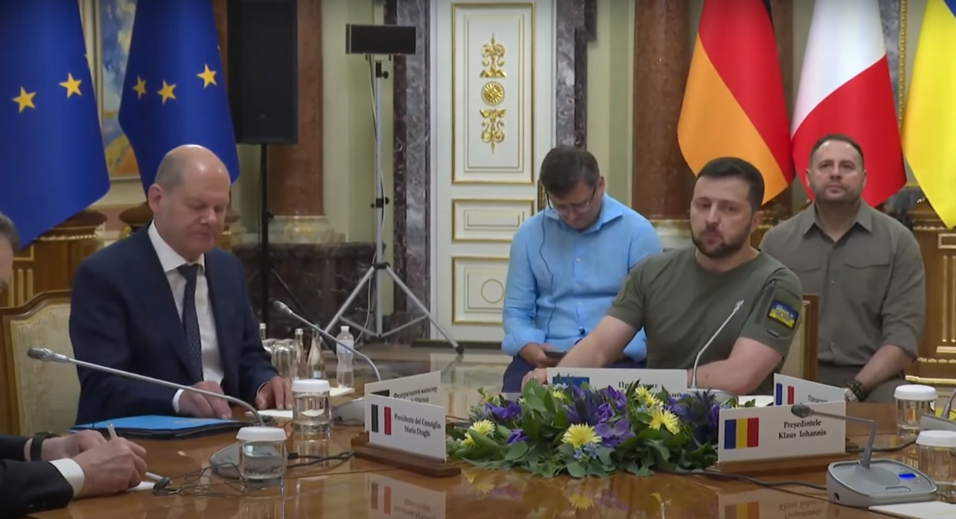 German Chancellor Olaf Scholz, Ukrainian President Volodymyr Zelensky, 16 June 2022. Screengrab from video. German Chancellor Olaf Scholz, Ukrainian President Volodymyr Zelensky, 16 June 2022. Screengrab from video. - Sputnik International, 1920, 19.07.2022