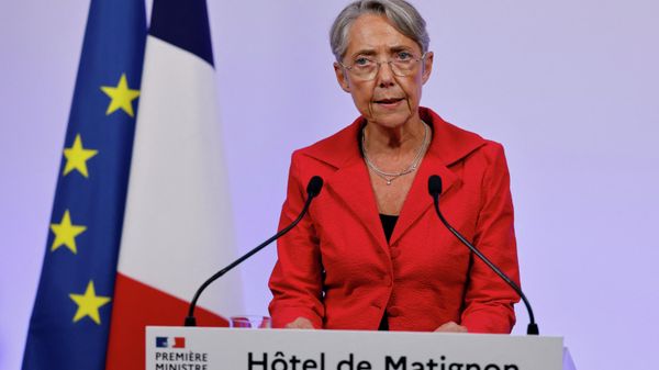 France's Prime Minister Elisabeth Borne gives a speech after the first results of the parliamentary elections at Matignon in Paris on June 19, 2022. - Sputnik International