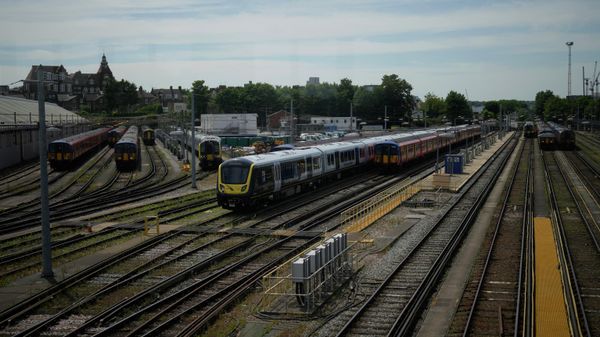 Trains parked at Clapham Junction railway station, in London, Tuesday, June 21, 2022 - Sputnik International