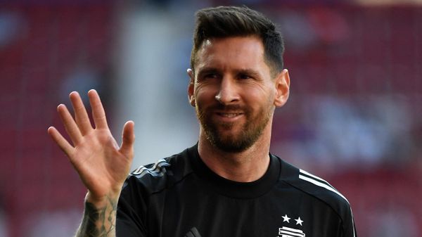 Argentina's Lionel Messi gestures before the start of the international friendly football match between Argentina and Estonia at El Sadar stadium in Pamplona on June 5, 2022. - Sputnik International
