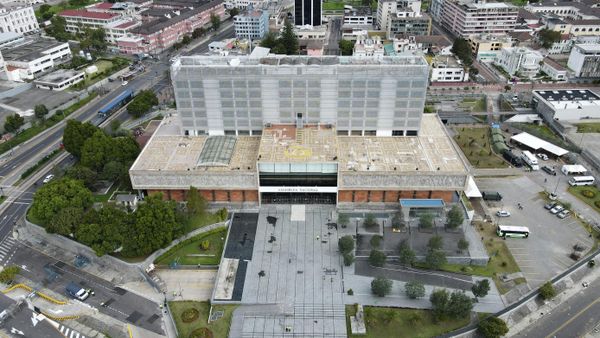 Aerial view of the National Assembly in Quito on June 25, 2022, when a parliamentary session called by opposition lawmakers for a no confidence vote against President Guillermo Lasso will be held in the framework of indigenous-led protests against the government - Sputnik International