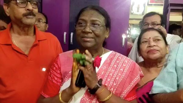 India's governing Bharatiya Janata Party's presidential candidate Draupadi Murmu, greets well wishers who called on her at Raigangpur in Odisha, India, Wednesday, June 22, 2022. - Sputnik International