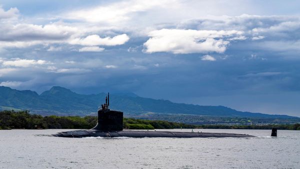 FILE - In this file photo provided by U.S. Navy, the Virginia-class fast-attack submarine USS Missouri (SSN 780) departs Joint Base Pearl Harbor-Hickam for a scheduled deployment in the 7th Fleet area of responsibility, Sept. 1, 2021. The foreign ministers of Malaysia and Indonesia expressed concern Monday, Oct. 18, 2021, that Australia’s plan to acquire nuclear-powered submarines from the U.S. in a security alliance may increase the rivalry of major powers in Southeast Asia - Sputnik International