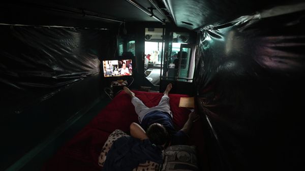 Sleeping TV Man - Sputnik International