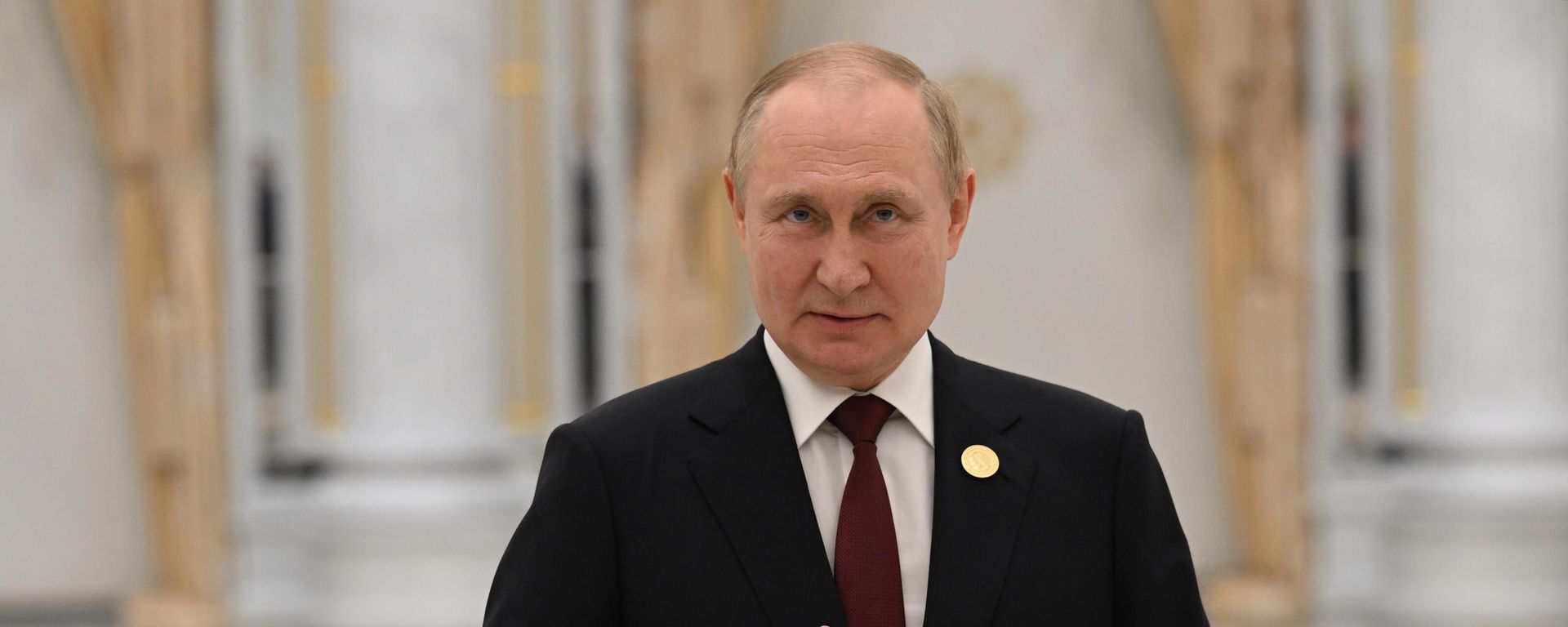 Russian President Vladimir Putin answers journalists' questions following the results of the sixth Caspian summit in Ashgabat. - Sputnik International, 1920, 30.06.2022
