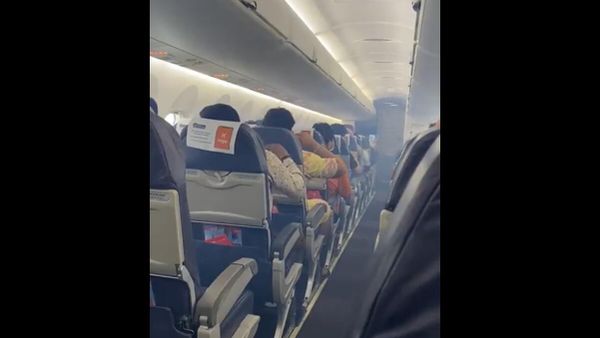 A SpiceJet passenger plane was forced to return to Delhi on Saturday after smoke filled the cabin while the aircraft was at the height of 5,000 ft - Sputnik International
