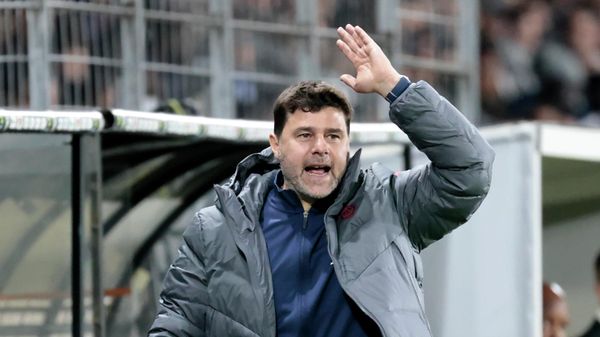 PSG's head coach Mauricio Pochettino gestures during the League One soccer match between Angers and Paris Saint Germain, at the Raymond-Kopa stadium in Angers, western France, Wednesday, April 20, 2022 PSG's head coach Mauricio Pochettino gestures during the League One soccer match between Angers and Paris Saint Germain, at the Raymond-Kopa stadium in Angers, western France, Wednesday, April 20, 2022 - Sputnik International
