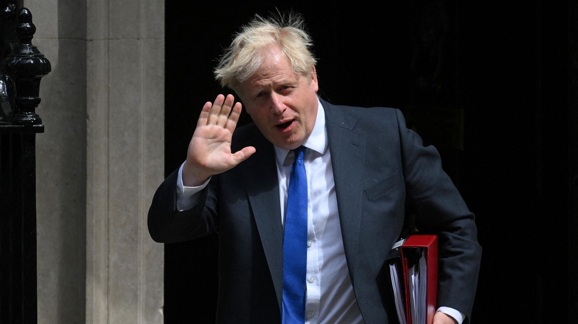 Britain's Prime Minister Boris Johnson leaves from 10 Downing Street in central London on July 6, 2022 to head to the Houses of Parliament for the weekly Prime Minister's Questions (PMQs) session - Sputnik International, 1920, 07.07.2022