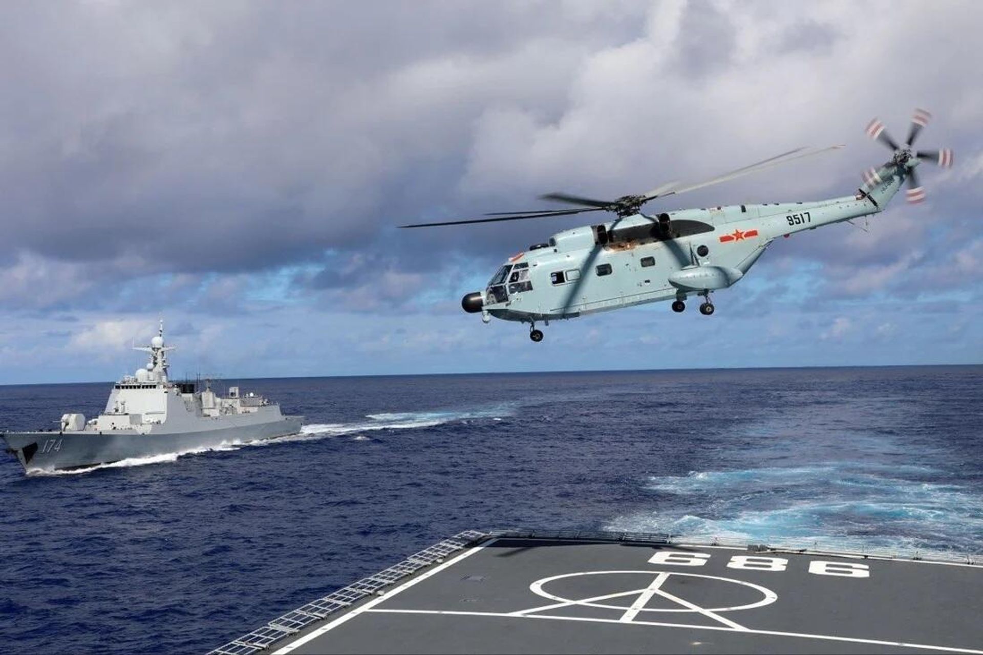 Beijing says its air and naval forces will stage a military exercise near the Taiwan Strait  - Sputnik International, 1920, 15.12.2022