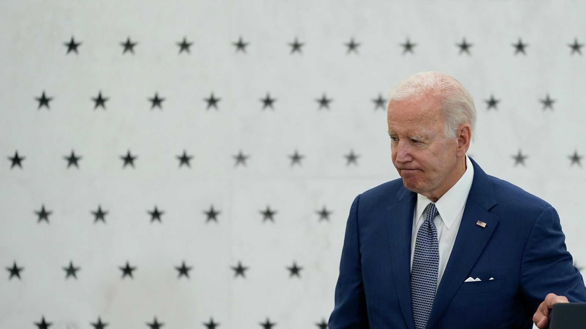 President Joe Biden finishes speaking at the Central Intelligence Agency headquarters in Langley, Va., Friday, July 8, 2022, where he thanked the workforce and commemorated the agency's achievements over the 75 years since its founding. President Joe Biden finishes speaking at the Central Intelligence Agency headquarters in Langley, Va., Friday, July 8, 2022, where he thanked the workforce and commemorated the agency's achievements over the 75 years since its founding. - Sputnik International, 1920, 10.07.2022