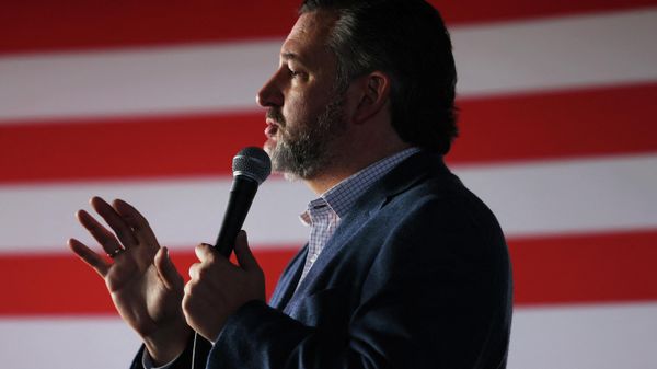 U.S. Sen. Ted Cruz (R-TX) speaks at a campaign event for fellow Republican, senate candidate Dave McCormick at Leddy’s Pub on May 12, 2022 in Harleysville, Pennsylvania - Sputnik International
