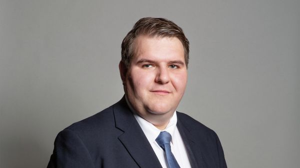 Official portrait of Dr Jamie Wallis, the UK's first openly transgender MP - Sputnik International