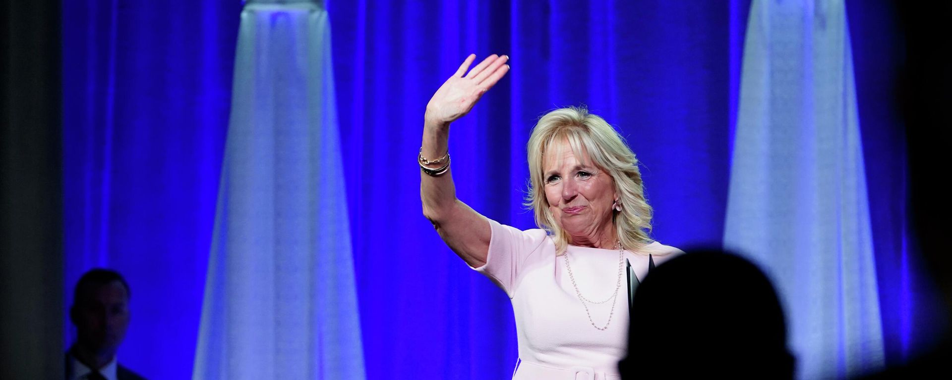 First lady Jill Biden waves to the audience after speaking at the 125th Anniversary Convention of the National Parent Teacher Association (PTA) in National Harbor, Md., Friday, June 17, 2022. First lady Jill Biden waves to the audience after speaking at the 125th Anniversary Convention of the National Parent Teacher Association (PTA) in National Harbor, Md., Friday, June 17, 2022. - Sputnik International, 1920, 24.08.2022