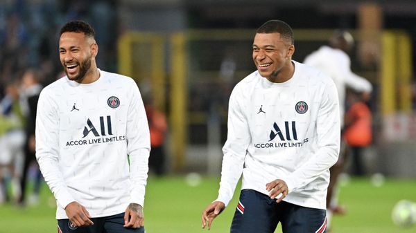 Paris Saint-Germain's French forward Kylian Mbappe and Paris Saint-Germain's Brazilian forward Neymar react prior to the French L1 football match between Strasbourg RC and Paris Saint-Germain (PSG) at La Meinau stadium in Strasbourg, eastern France, on April 29, 2022. ( Paris Saint-Germain's French forward Kylian Mbappe and Paris Saint-Germain's Brazilian forward Neymar react prior to the French L1 football match between Strasbourg RC and Paris Saint-Germain (PSG) at La Meinau stadium in Strasbourg, eastern France, on April 29, 2022. ( - Sputnik International