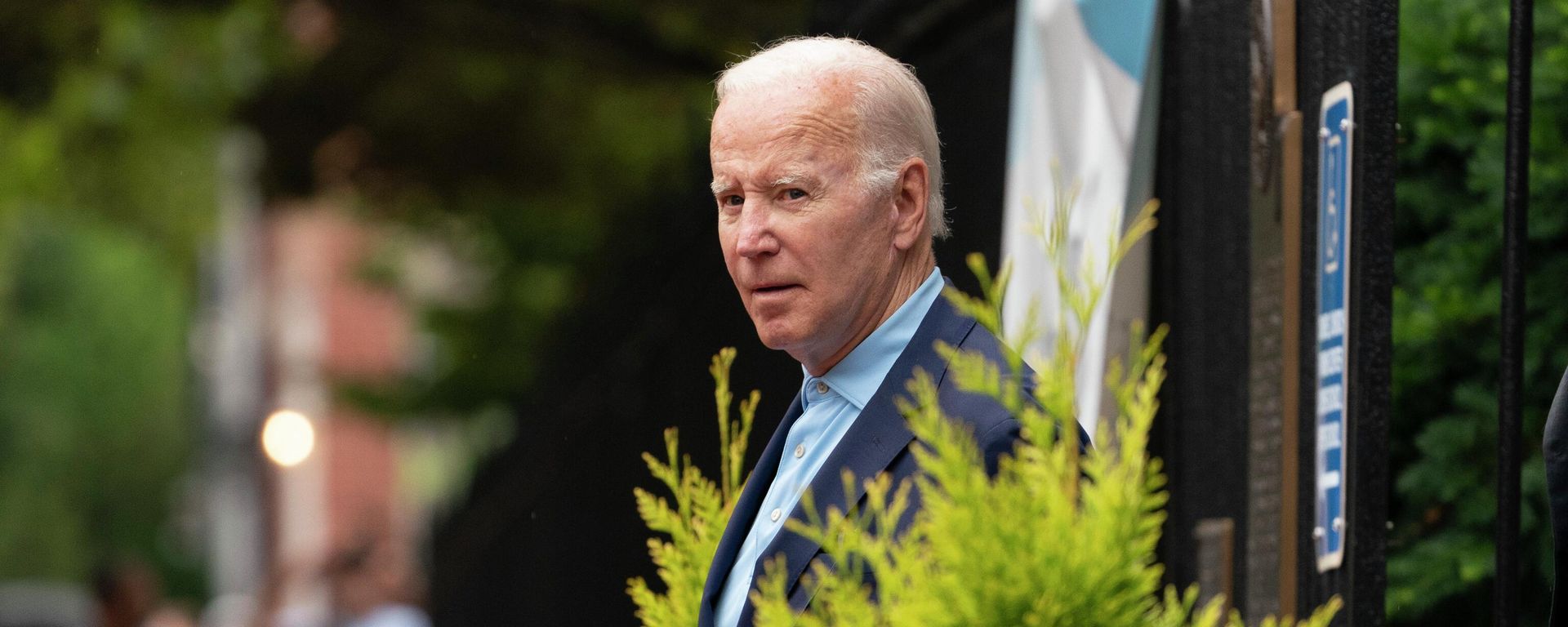 President Joe Biden departs Holy Trinity Catholic Church in the Georgetown section of Washington, after attending a Mass in Washington, Sunday, July 17, 2022 - Sputnik International, 1920, 18.07.2022