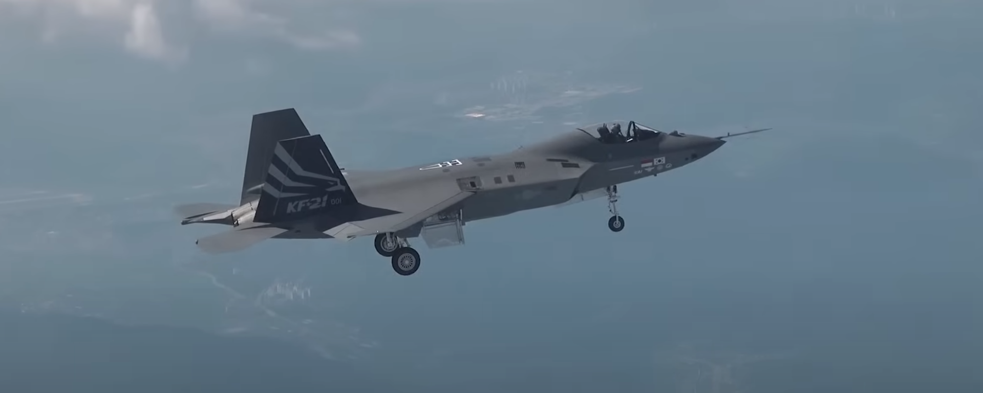 Korea Aerospace Industries KF-21 Boramae 4.5 generation fighter jet on its first flight on July 19, 2022. Korea Aerospace Industries KF-21 Boramae 4.5 generation fighter jet on its first flight on July 19, 2022. - Sputnik International, 1920, 19.07.2022