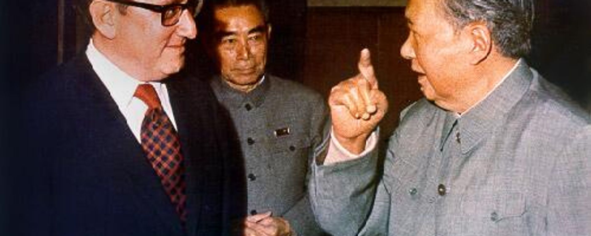 Secretary of State Henry Kissinger meeting with Mao Zedong and Zhou Enlai during US-China rapprochement talks. Secretary of State Henry Kissinger meeting with Mao Zedong and Zhou Enlai during US-China rapprochement talks. - Sputnik International, 1920, 01.12.2023