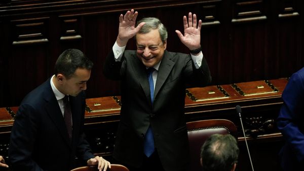 Italian Premier Mario Draghi waves to lawmakers at the end of his address at the Parliament in Rome, Thursday, July 21, 2022 - Sputnik International