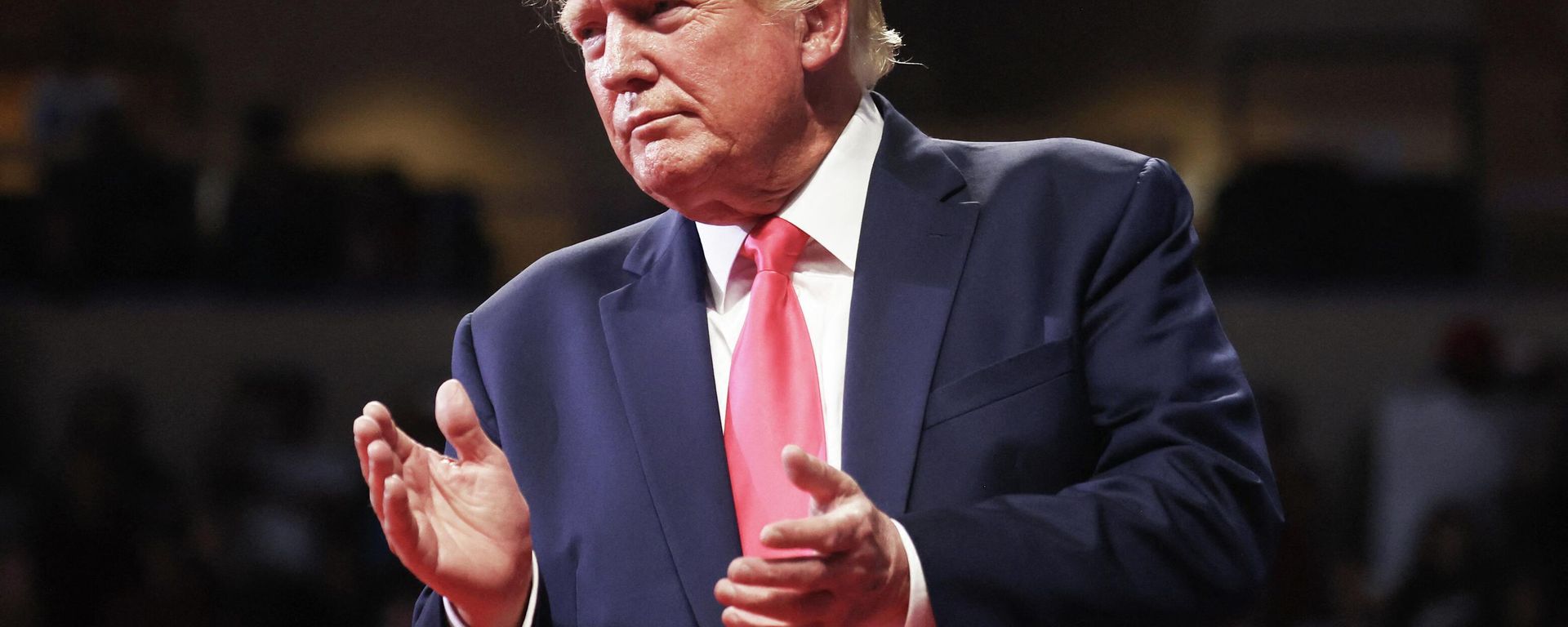 Former President Donald Trump applauds at a ‘Save America’ rally in support of Arizona GOP candidates on July 22, 2022 in Prescott Valley, Arizona - Sputnik International, 1920, 07.08.2022