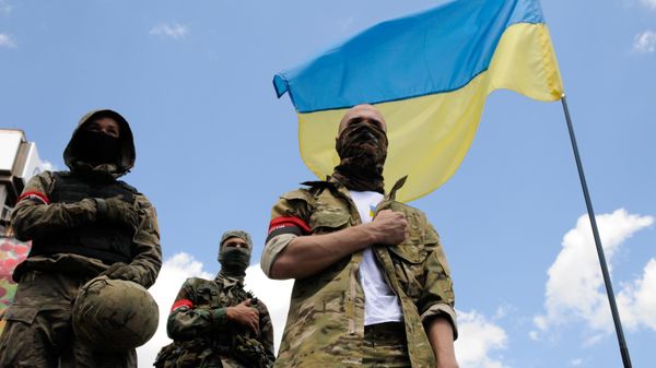 Supporters of the Right Sector radical movement during a people's veche (assembly) on Independence Square - Sputnik International