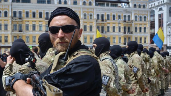Recruits are sworn in for Azov Battalion in Kiev's Sophia Square - Sputnik International