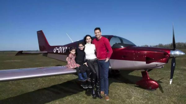 Ashok Aliseril Thamarakshan with his family  - Sputnik International