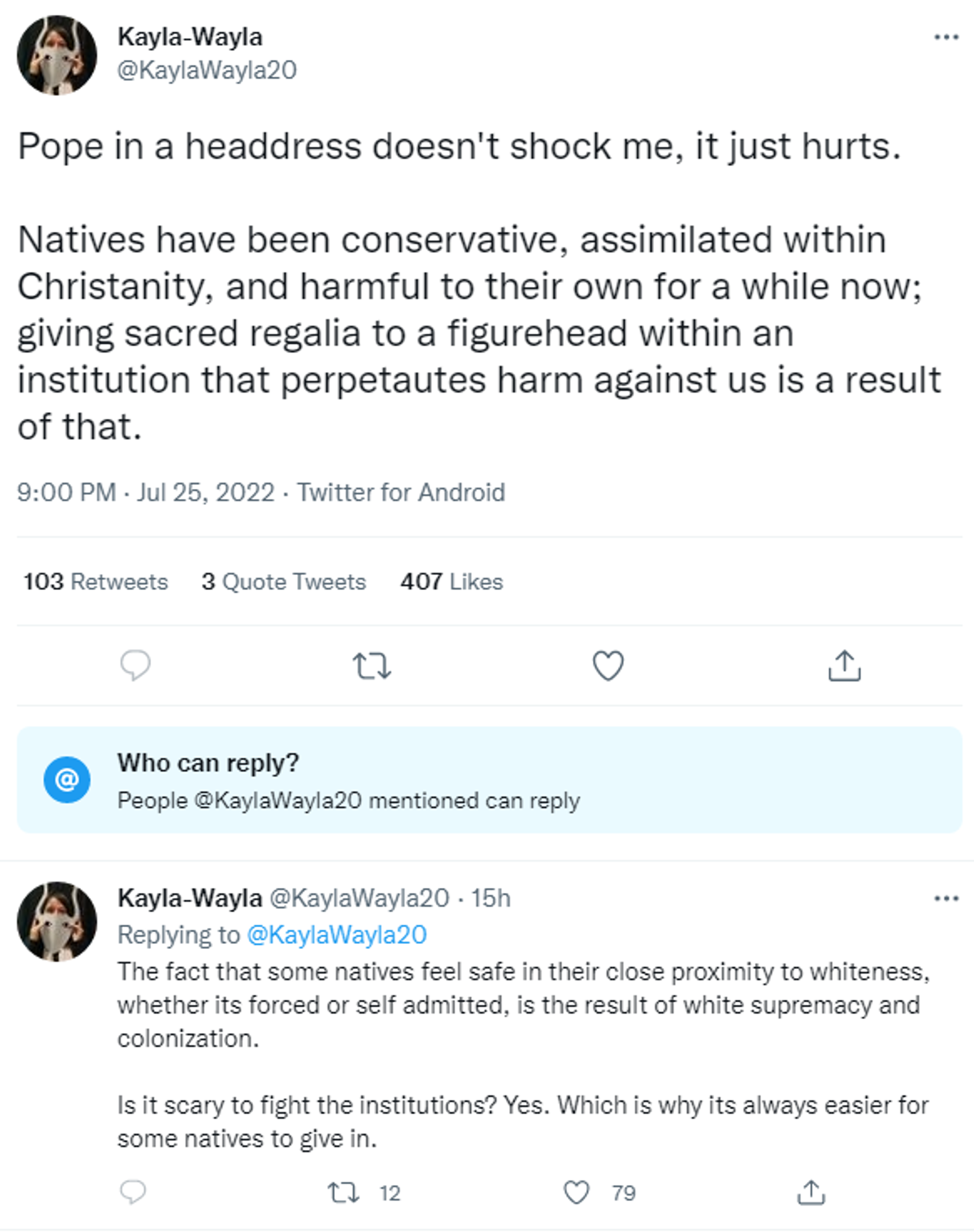 Tweet criticising Pope Francis for wearing an American-Indian headdress during a visit to Canada - Sputnik International, 1920, 26.07.2022