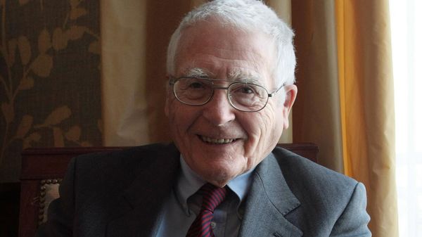 (FILES) In this file photo taken on March 17, 2009 British scientist James Lovelock poses for pictures, in Paris. - Influential British scientist James Lovelock, famed for his Gaia hypothesis and pioneering work on climate change, has died at the age of 103, his family announced on July 27, 2022. - Sputnik International