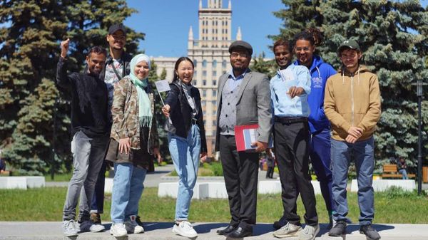 Upasak Bose and Uvindu Vijevaera with the Association of International Students  - Sputnik International