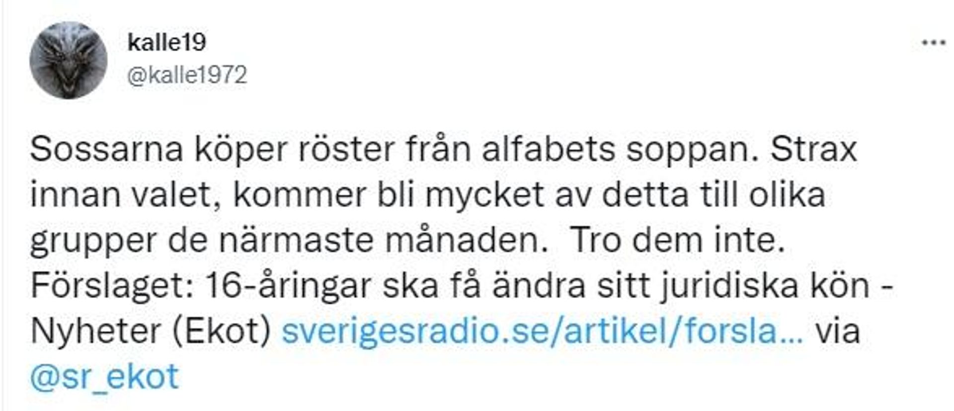 Screengrab of tweet discussing Sweden's push to lower age threshold for legal gender change - Sputnik International, 1920, 29.07.2022